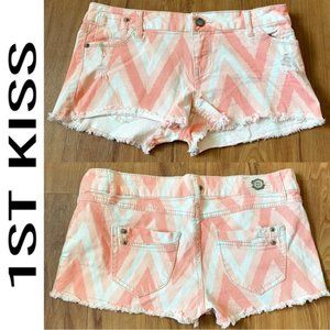 FIRST 1st KISS Jean Short Shorts Womens 9 Junior Stretch Distressed Pink Chevron
